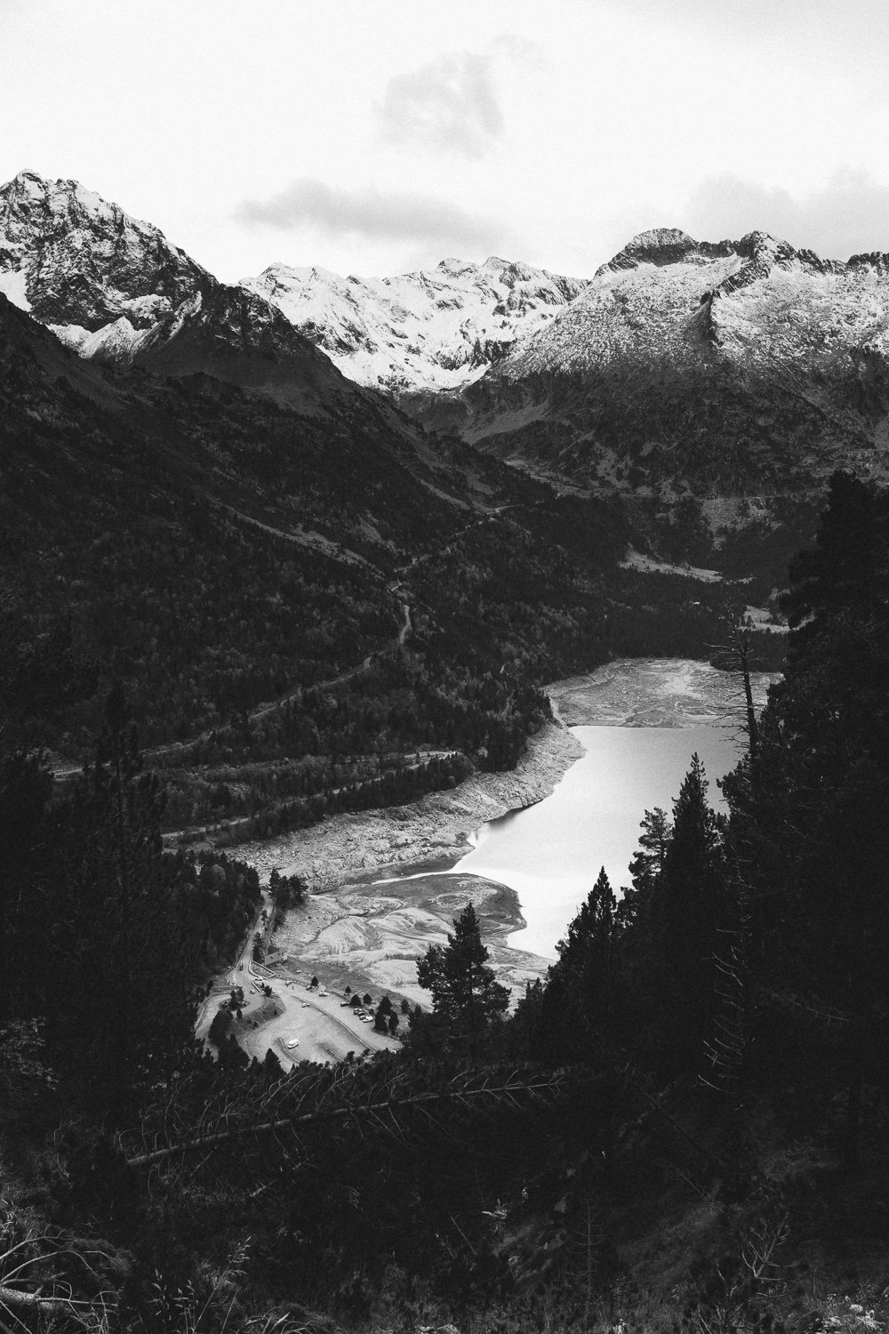 rando-lacs-de-neouvielle-hautes-pyrenees-rose-fushia-photographie-159