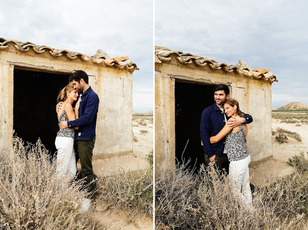 couple-session-emma-olivier-desert-bardenas-reales-rosefushiaphotographie002
